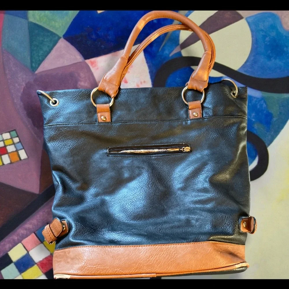 Unique Purse - Picture 2 of 5